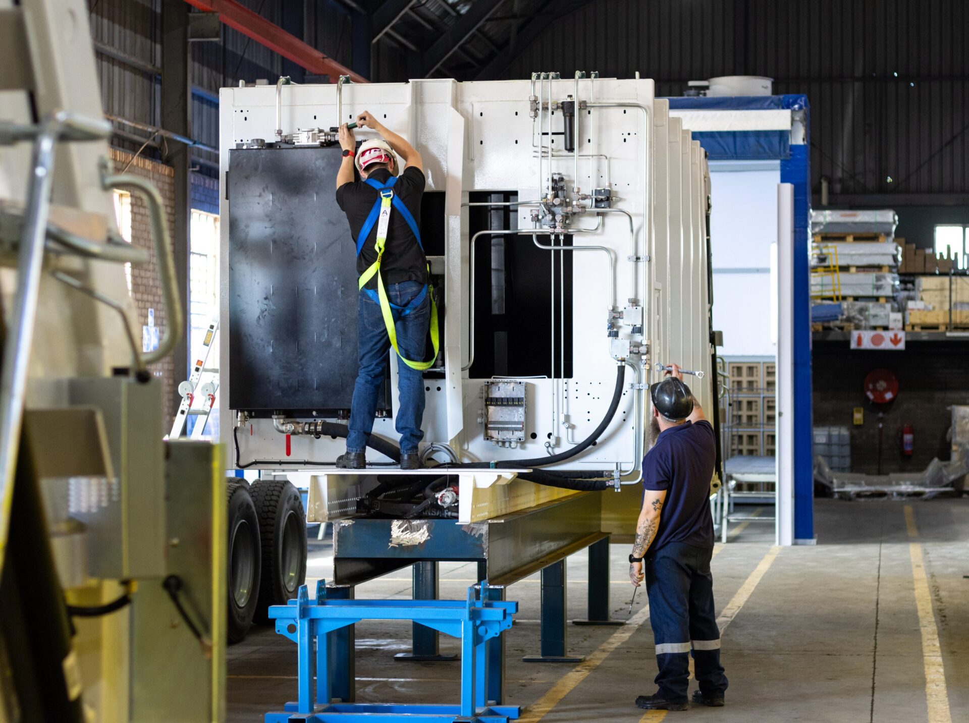 Zoeller-Waste-Trucks__Aug_9B6A8797_-scaled.jpg Precision engineering hydraulics pf the waste compactor